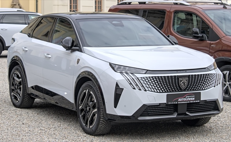 Peugeot e-3008